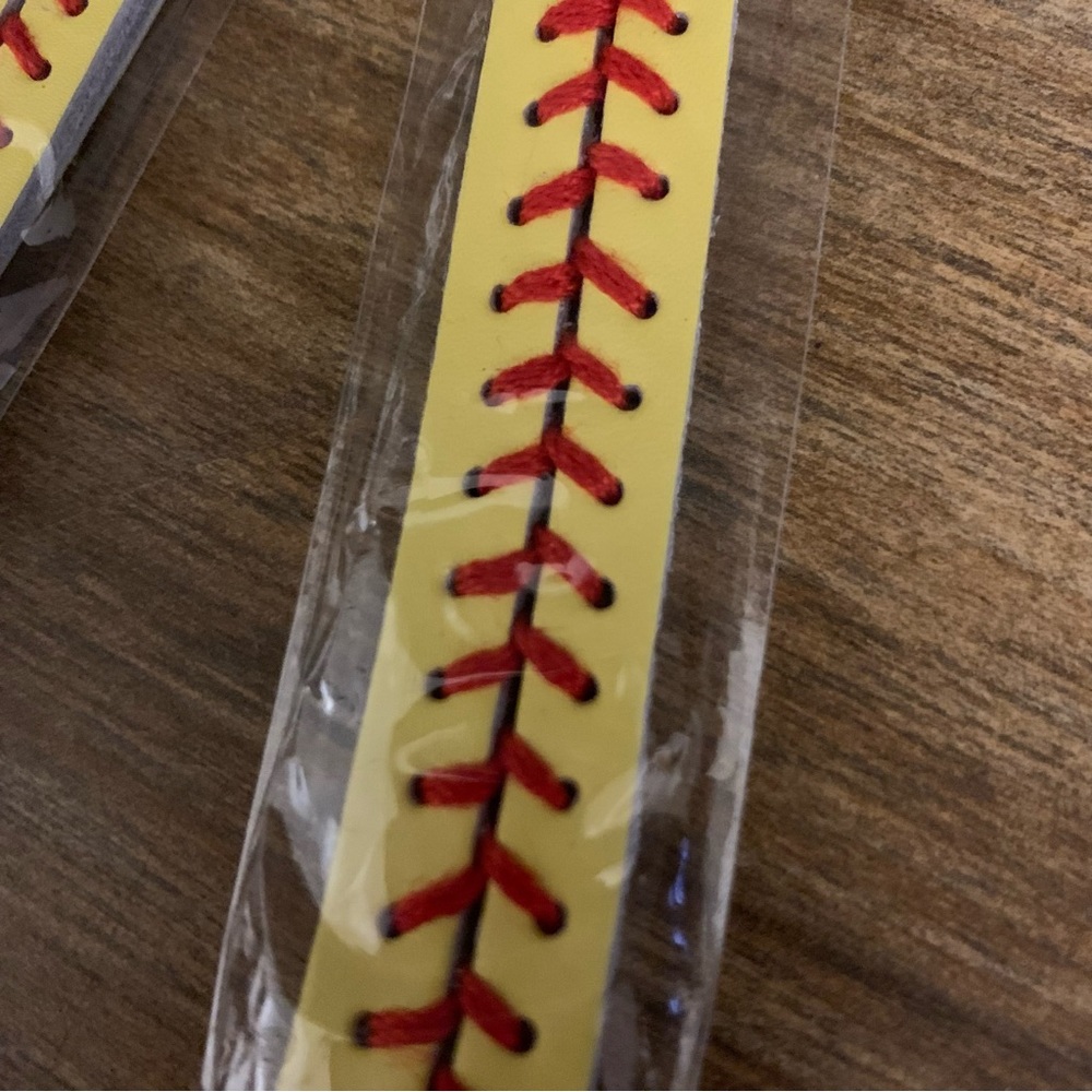 Softball Keychain - Picture 3 of 4